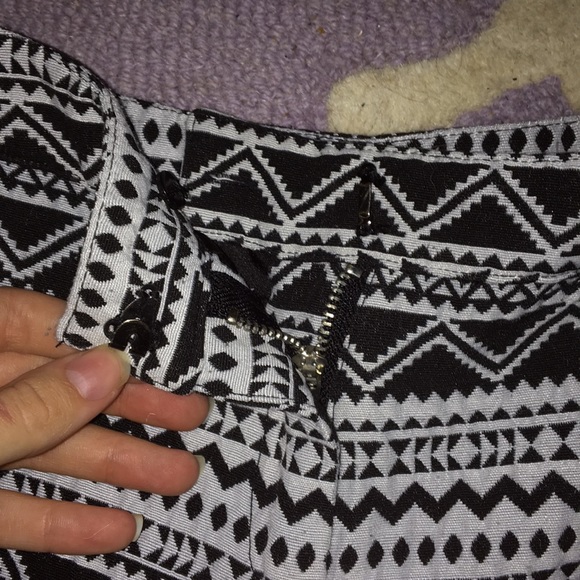 Aztec knit shorts - Picture 2 of 4